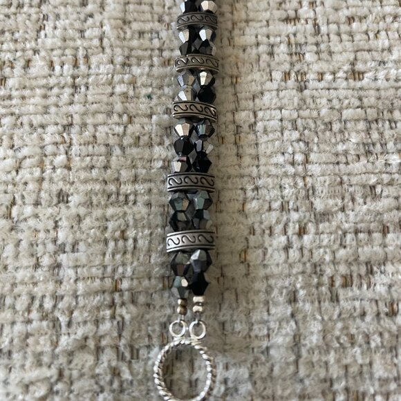 Lot of Necklaces & Bracelets - Picture 5 of 8